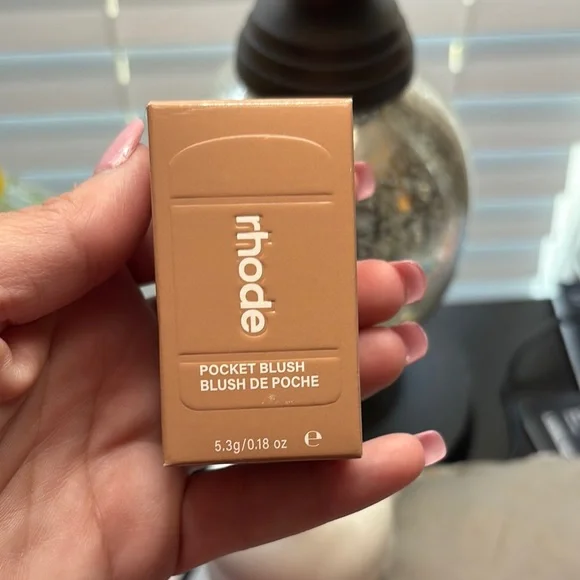 Rhode Pocket Blush - Piggy - Picture 1 of 2